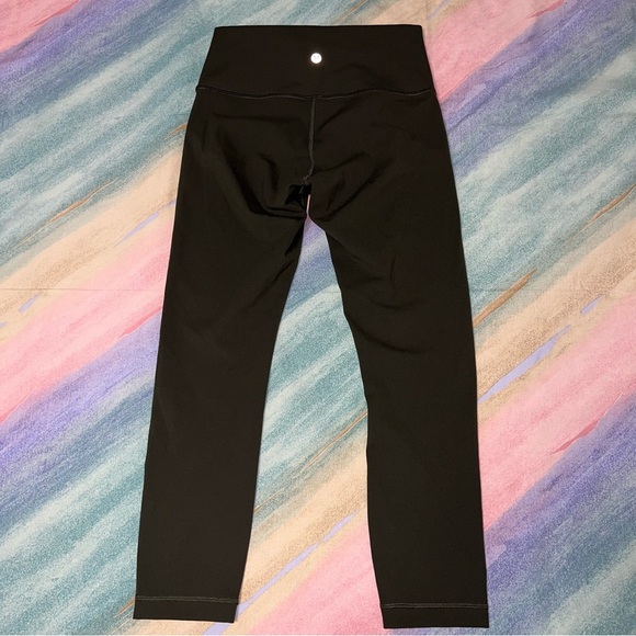 Lululemon Wunder Under Crop High-Rise Full-On Luxtreme 23” leggings size 6 - Picture 6 of 8